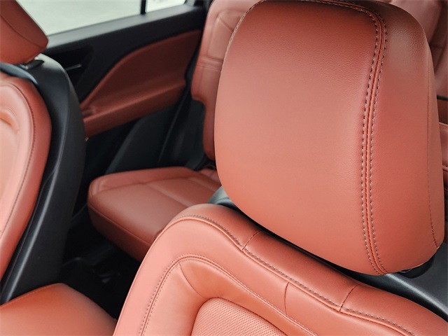 Vehicle image 15 of 31