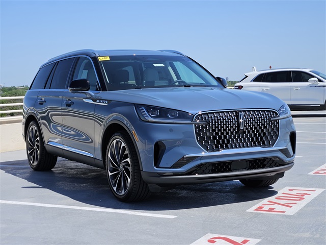 Vehicle image 3 of 32