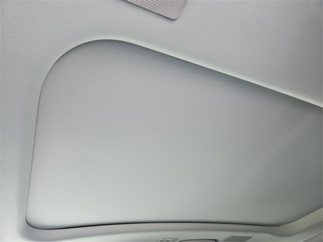 Vehicle image 29 of 32