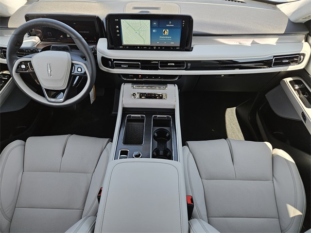 Vehicle image 23 of 32