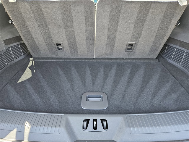 Vehicle image 31 of 32