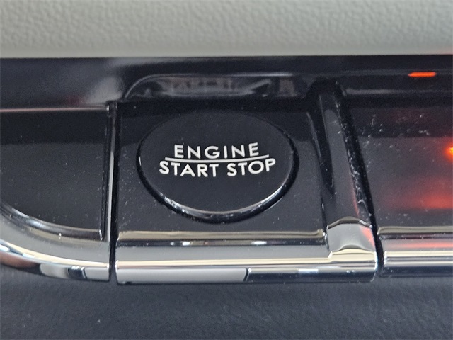Vehicle image 19 of 32