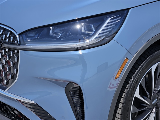 Vehicle image 9 of 32