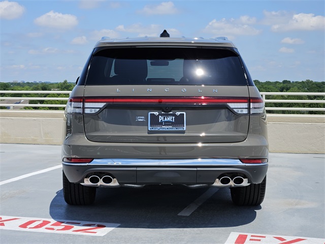 Vehicle image 5 of 32