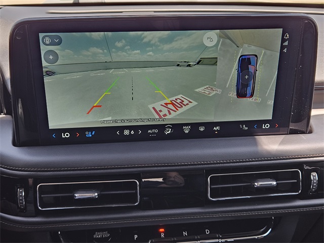 Vehicle image 17 of 32
