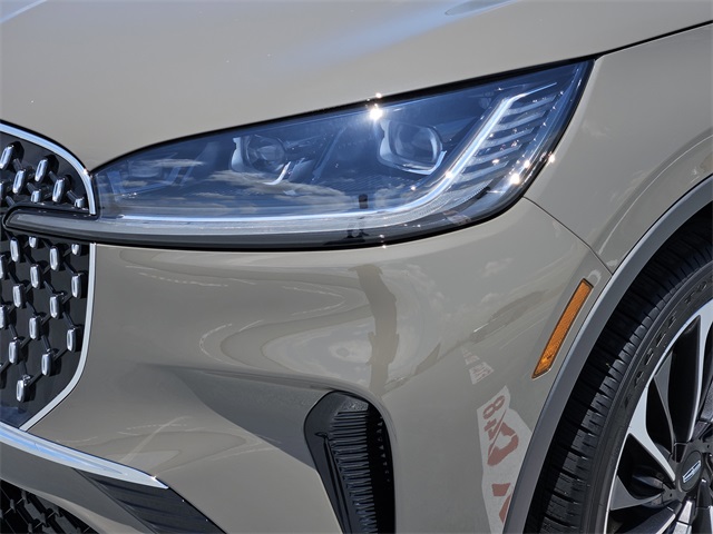 Vehicle image 9 of 32