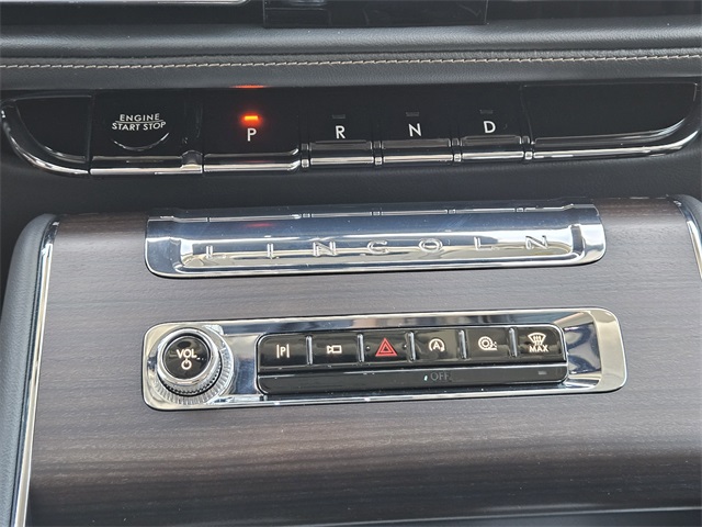 Vehicle image 18 of 32
