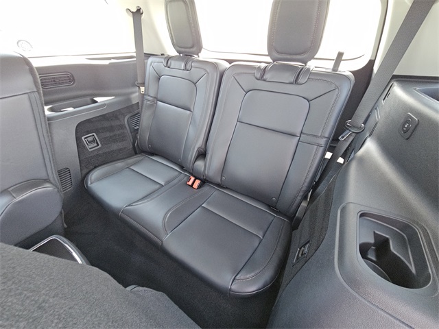 Vehicle image 29 of 32