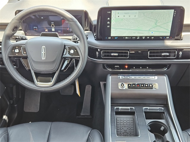 Vehicle image 25 of 32