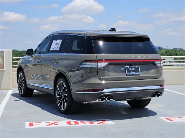 Vehicle image 6 of 32