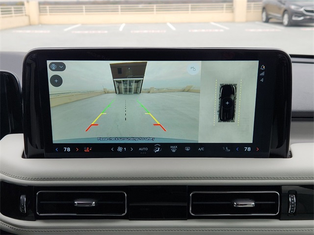 Vehicle image 17 of 30