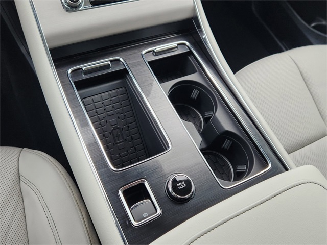Vehicle image 18 of 30