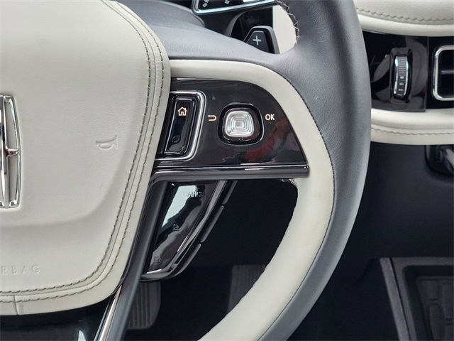 Vehicle image 26 of 30