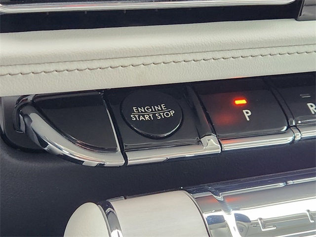 Vehicle image 19 of 30