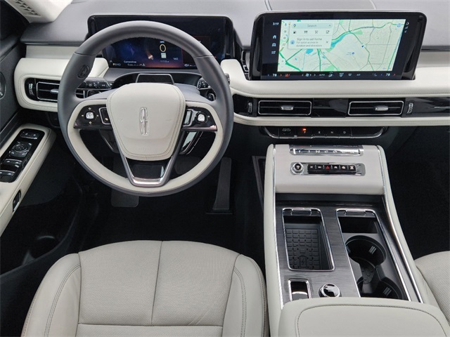 Vehicle image 24 of 30