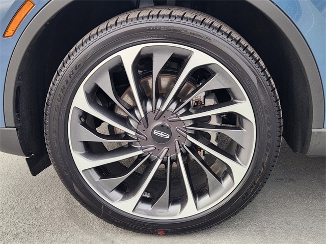 Vehicle image 11 of 30