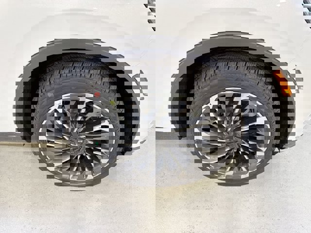 Vehicle image 13 of 33