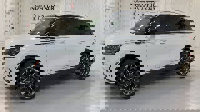 Vehicle image 2 of 33