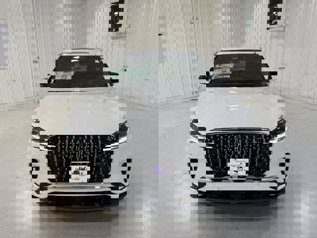 Vehicle image 5 of 33