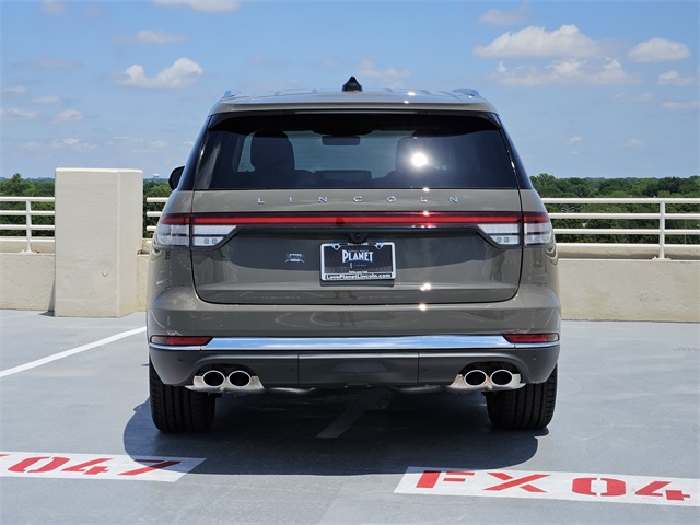 Vehicle image 5 of 32
