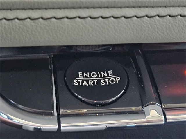 Vehicle image 20 of 32