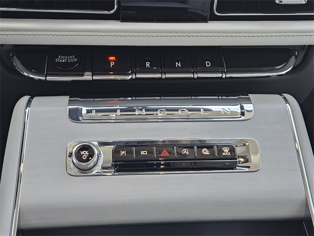 Vehicle image 18 of 32