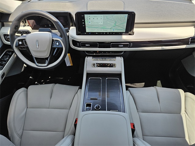 Vehicle image 24 of 32