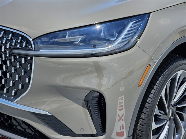 Vehicle image 9 of 32