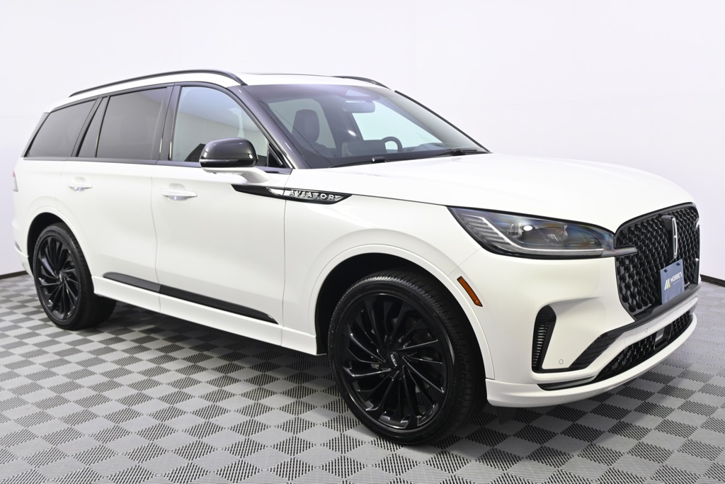 Vehicle image 4 of 37