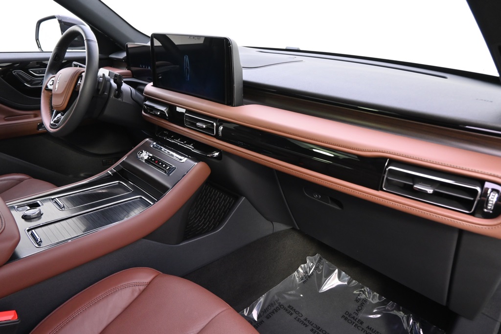 Vehicle image 15 of 37
