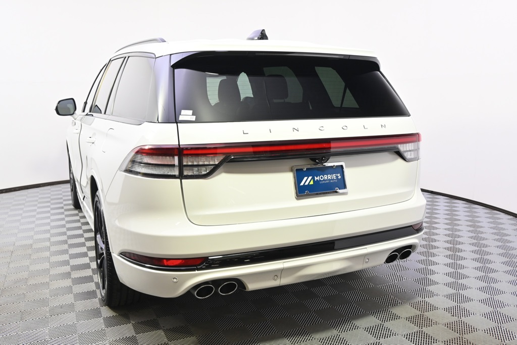 Vehicle image 10 of 37