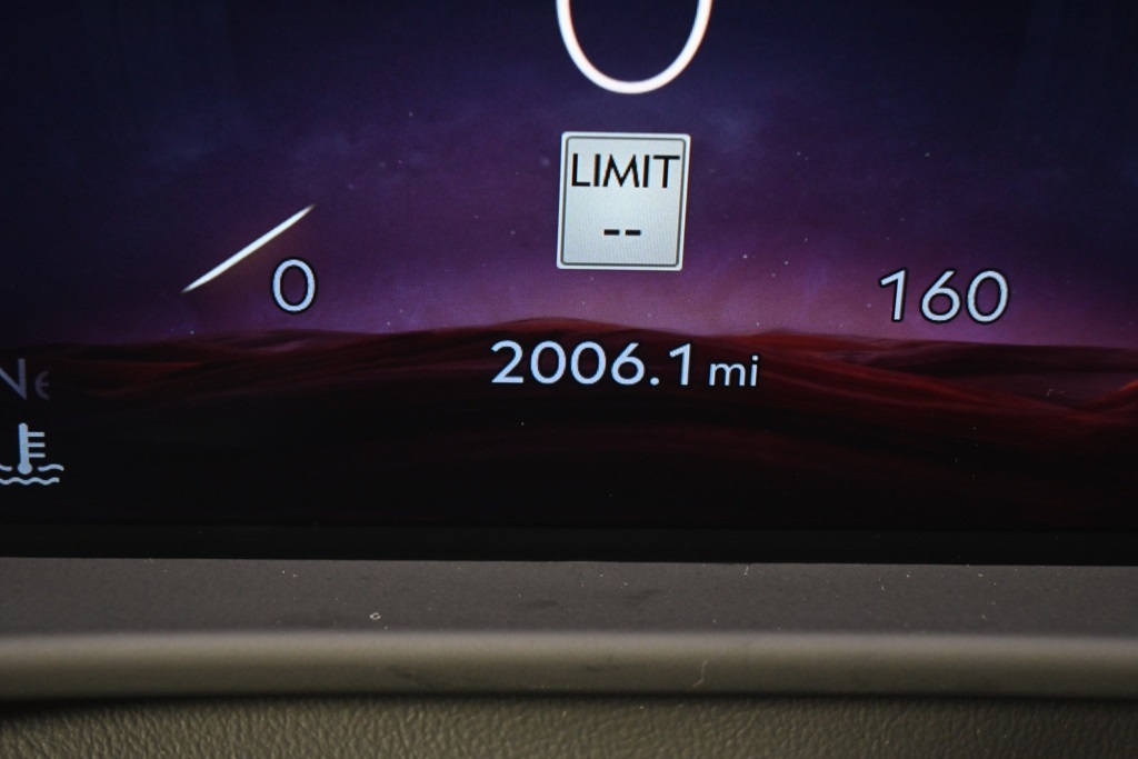 Vehicle image 27 of 37