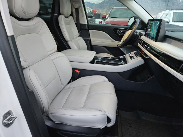 2025 Lincoln Aviator Reserve Image 14 of 35