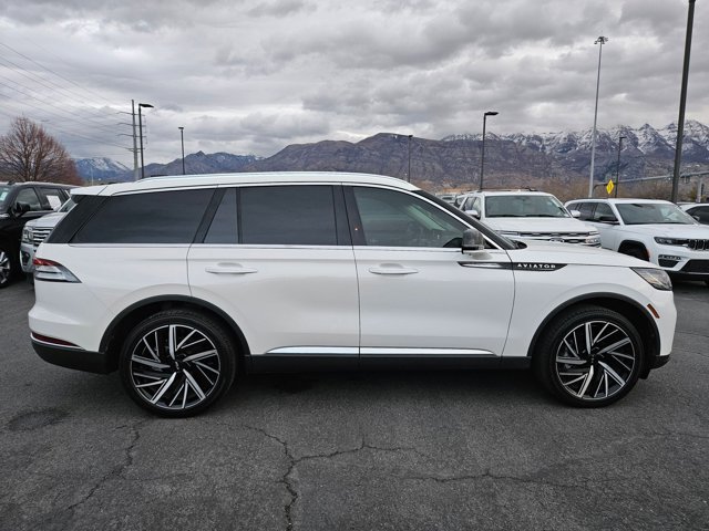 2025 Lincoln Aviator Reserve Image 4 of 35