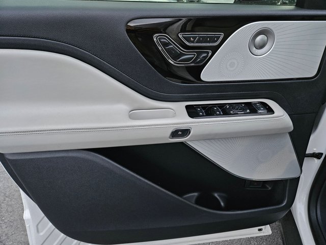 2025 Lincoln Aviator Reserve Image 25 of 35