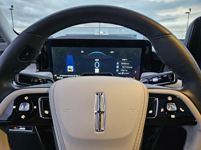 2025 Lincoln Aviator Reserve Image 19 of 35