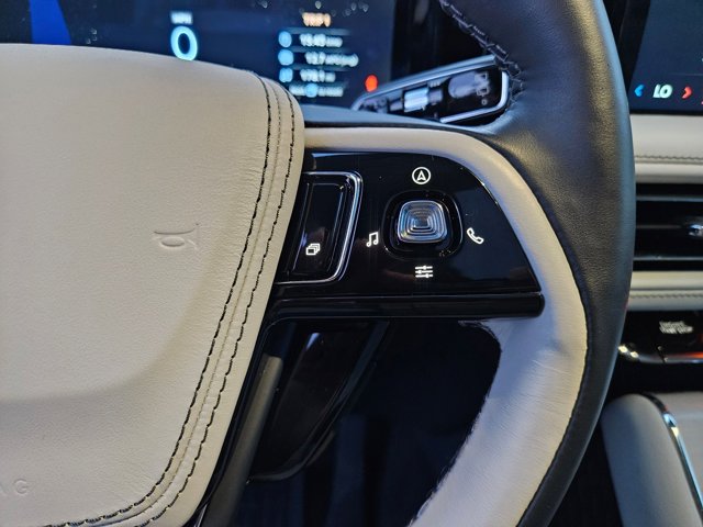 2025 Lincoln Aviator Reserve Image 32 of 35