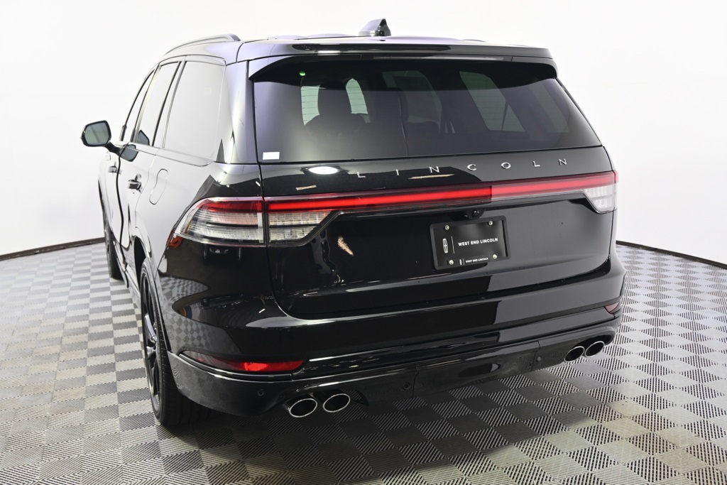 Vehicle image 10 of 35
