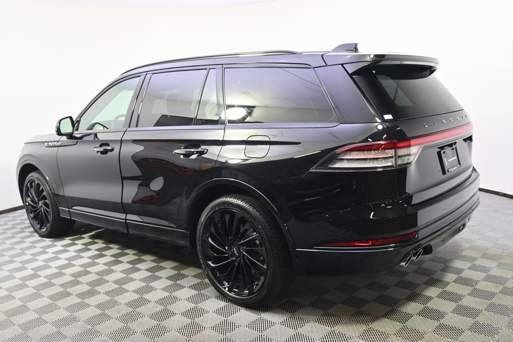 Vehicle image 9 of 35
