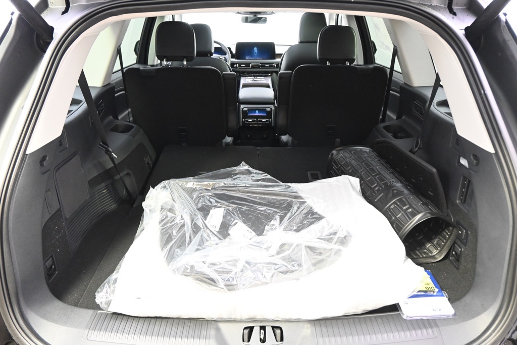 Vehicle image 12 of 35