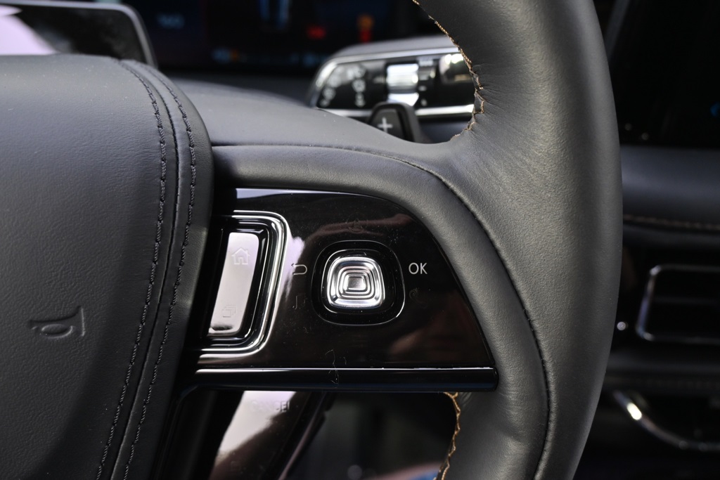 Vehicle image 22 of 35