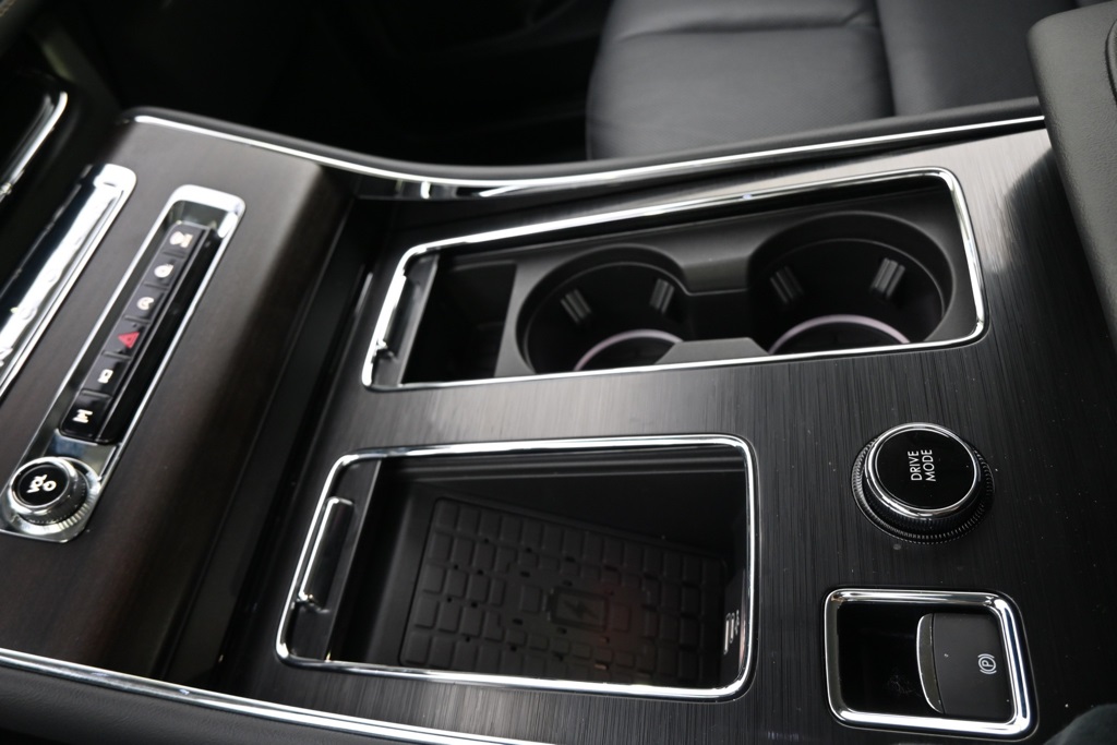 Vehicle image 28 of 35