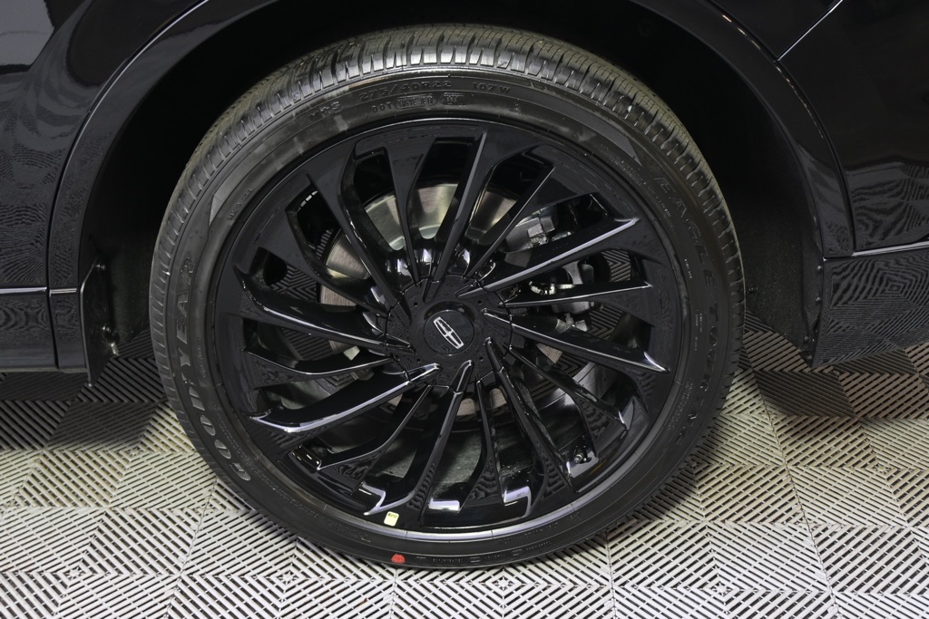 Vehicle image 11 of 35