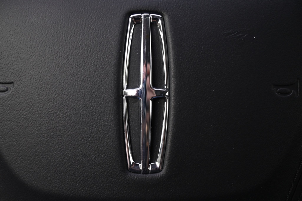 Vehicle image 32 of 35
