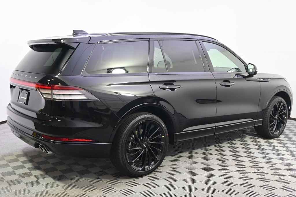 Vehicle image 7 of 35