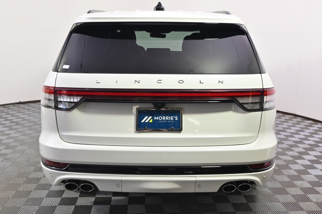 Vehicle image 8 of 34