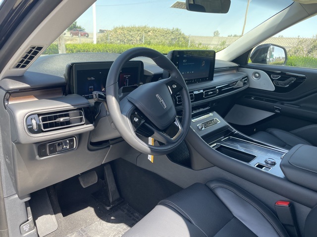 2025 Lincoln Aviator Reserve Image 9 of 31