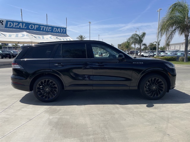 2025 Lincoln Aviator Reserve Image 4 of 31