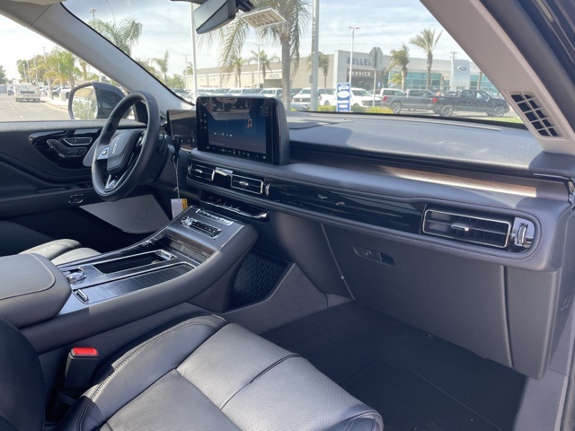 2025 Lincoln Aviator Reserve Image 27 of 31