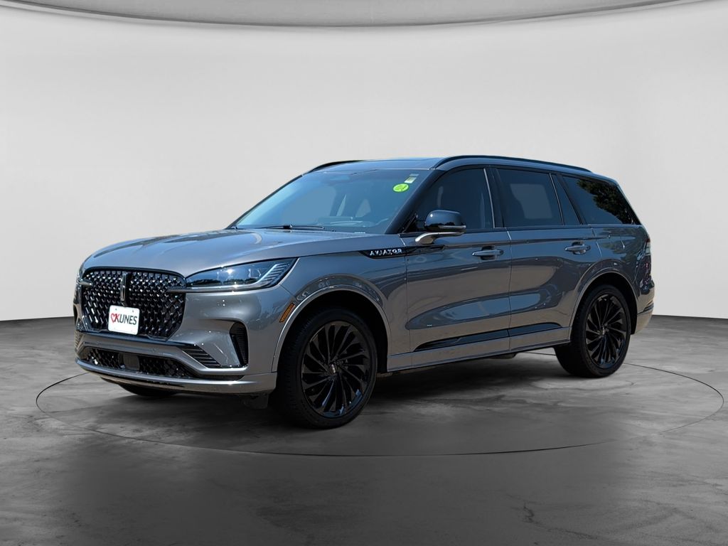 2025 Lincoln Aviator Reserve Image 1 of 46